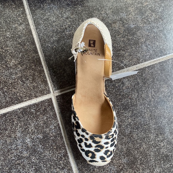 Gorgeous wedge sandal with leopard details - Picture 2 of 6